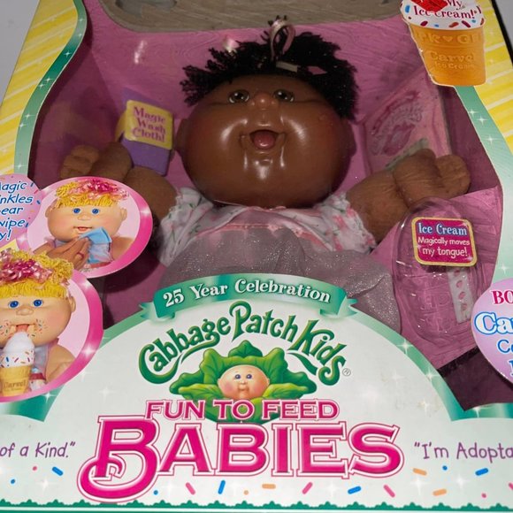 2007 Jakks CABBAGE PATCH KIDS FUN FEED BABIES Girl LUCY DEBORAH CARVEL DOLL NEW - Picture 3 of 8